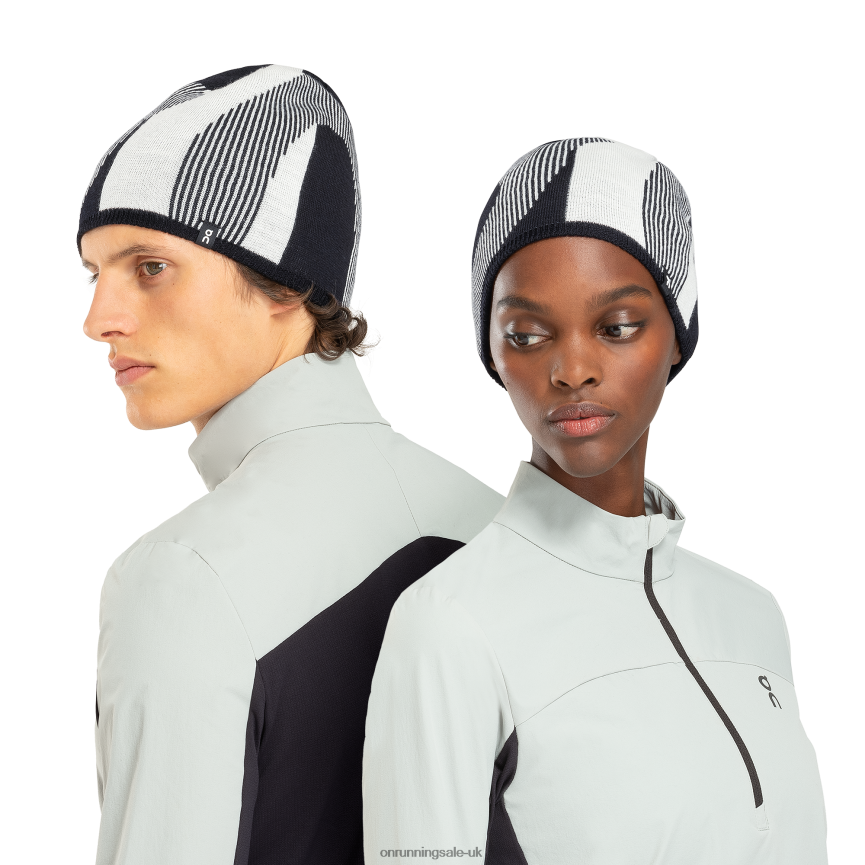 On RunningExplorer Merino Beanie 8N62N8111 Ivory/Black
