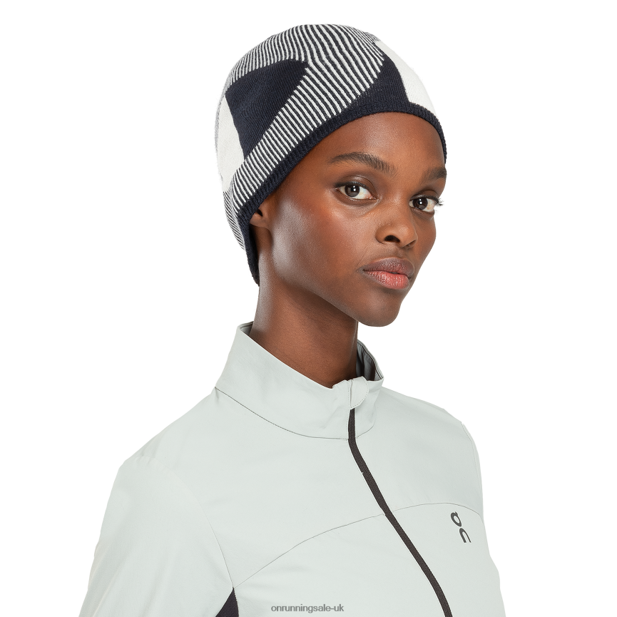 On RunningExplorer Merino Beanie 8N62N8111 Ivory/Black