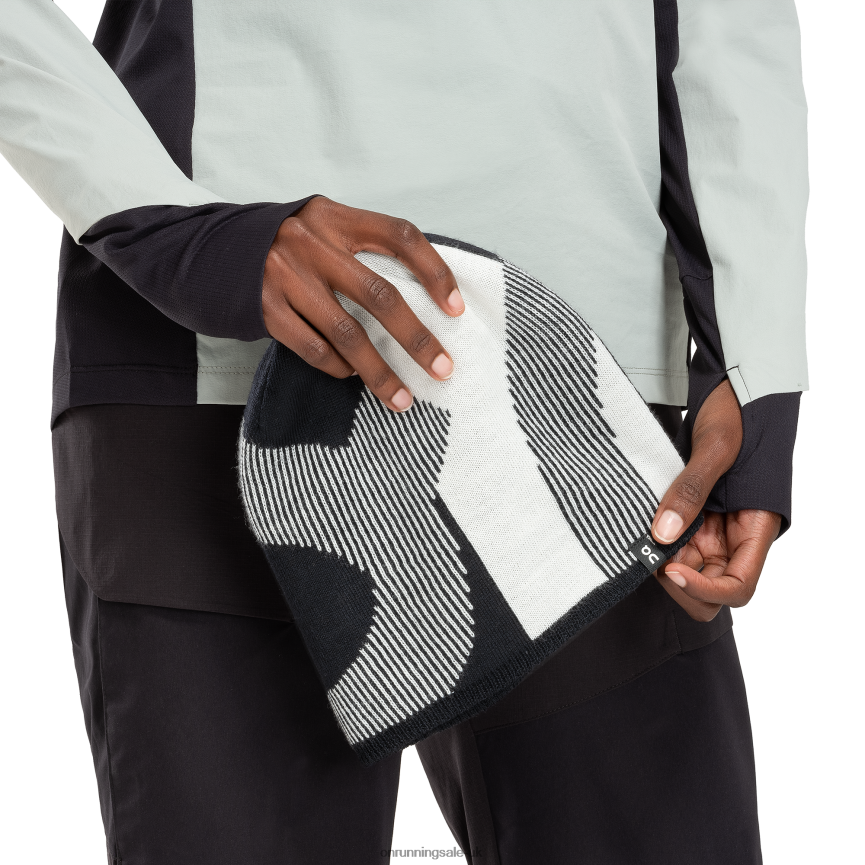 On RunningExplorer Merino Beanie 8N62N8111 Ivory/Black
