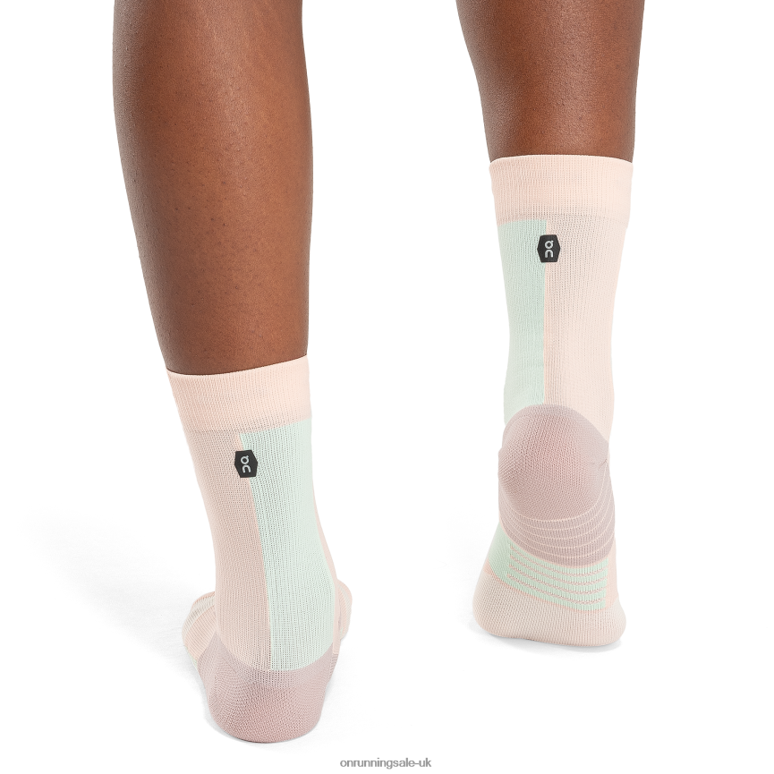 On RunningPerformance High Sock 8N62N8213 Doe/Creek