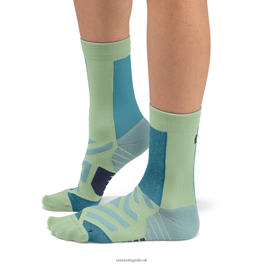 On RunningPerformance High Sock 8N62N8214 Meadow/Niagara