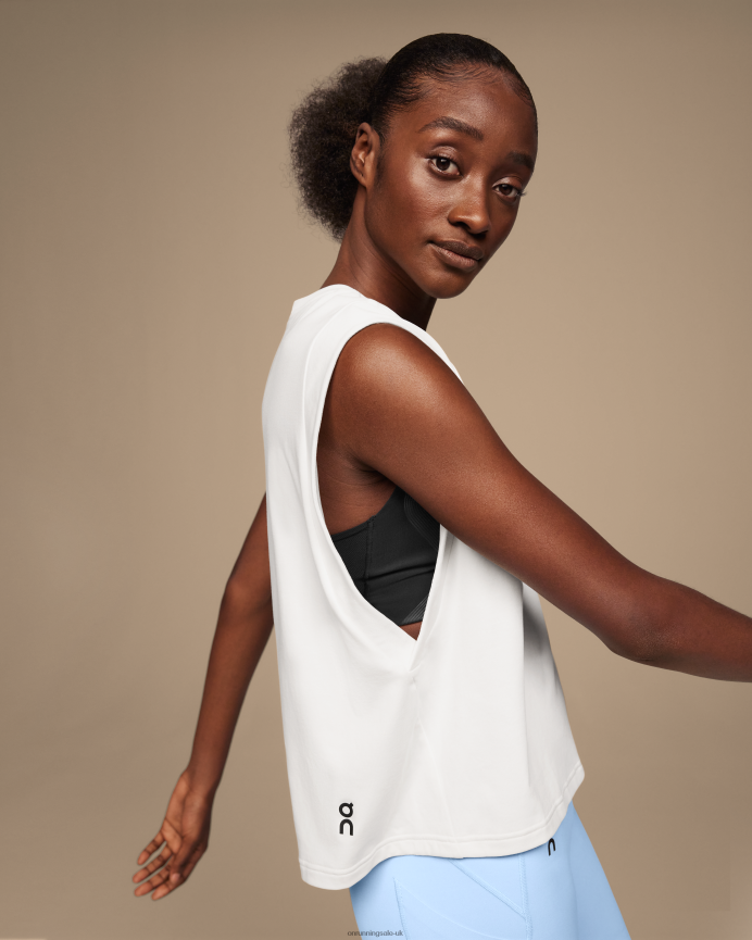 On Running Women Focus Crop 8N62N8288 White