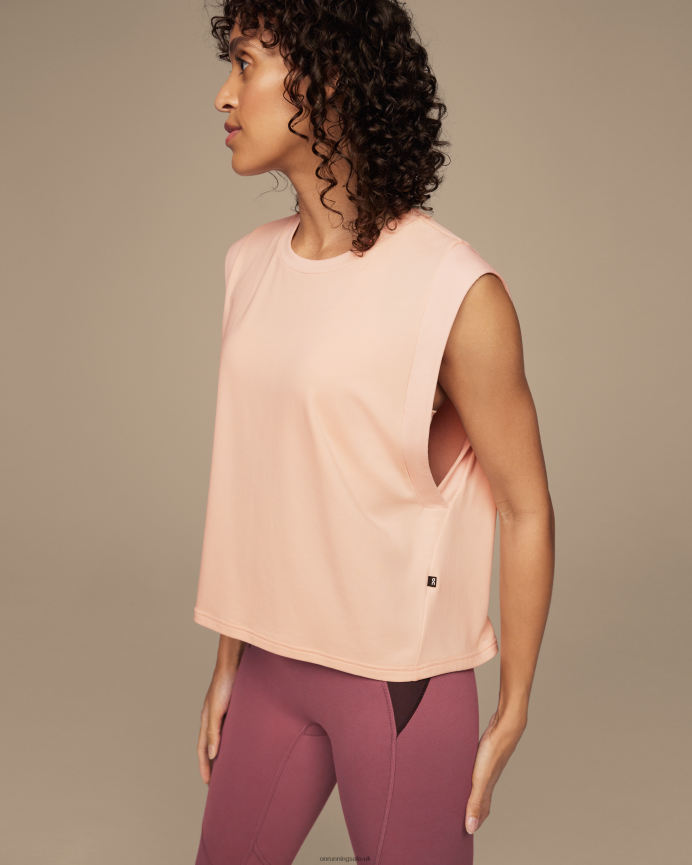 On Running Women Focus Crop 8N62N8289 Doe