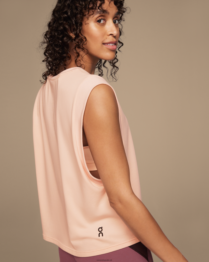 On Running Women Focus Crop 8N62N8289 Doe