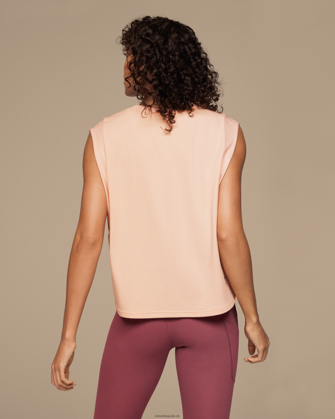 On Running Women Focus Crop 8N62N8289 Doe