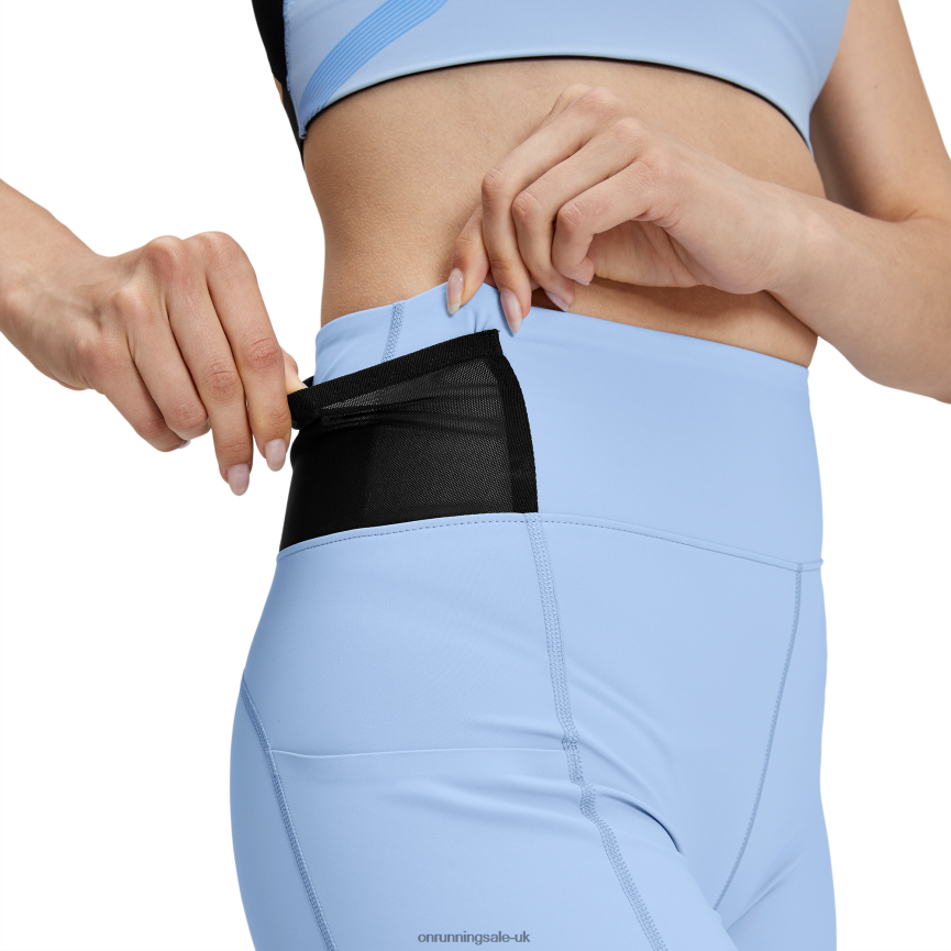 On Running Women Sprinter Shorts 8N62N8128 Stratosphere